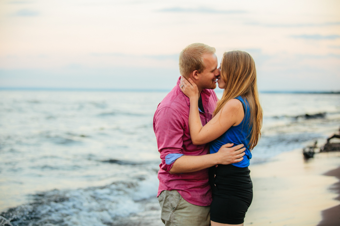 Milwaukee Photographer_Engagment Pictures (20)