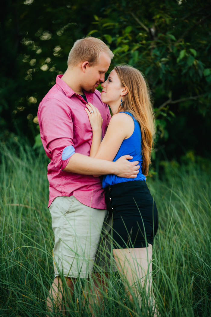 Milwaukee Photographer_Engagment Pictures (31)