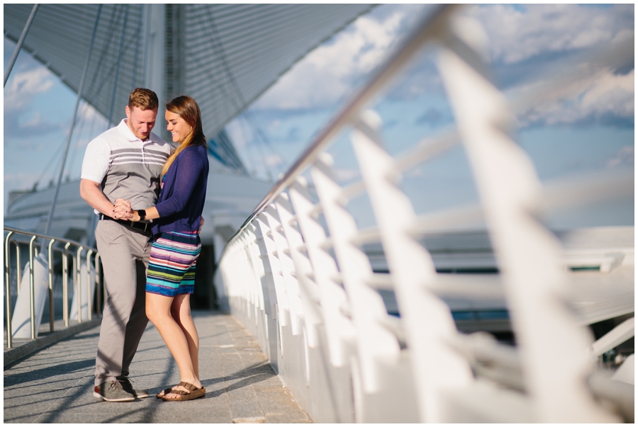 Milwaukee Art Museum Engagement Pictures_Third Ward Session